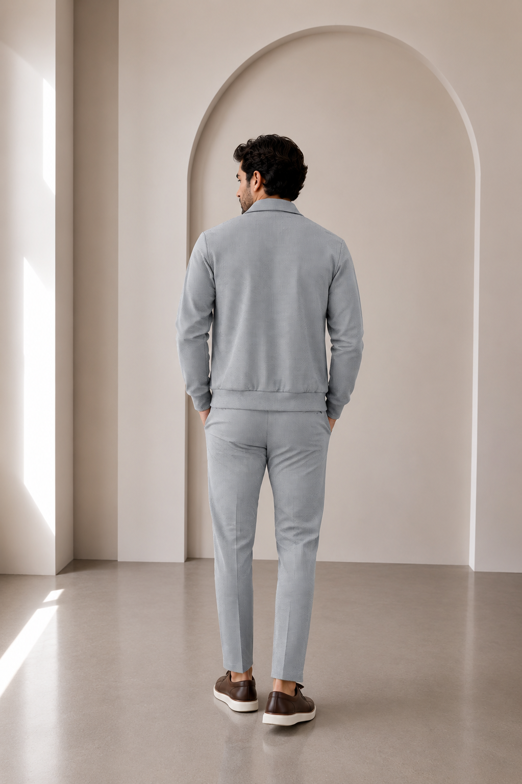 Conjunto chaqueta y pantalón ajustado