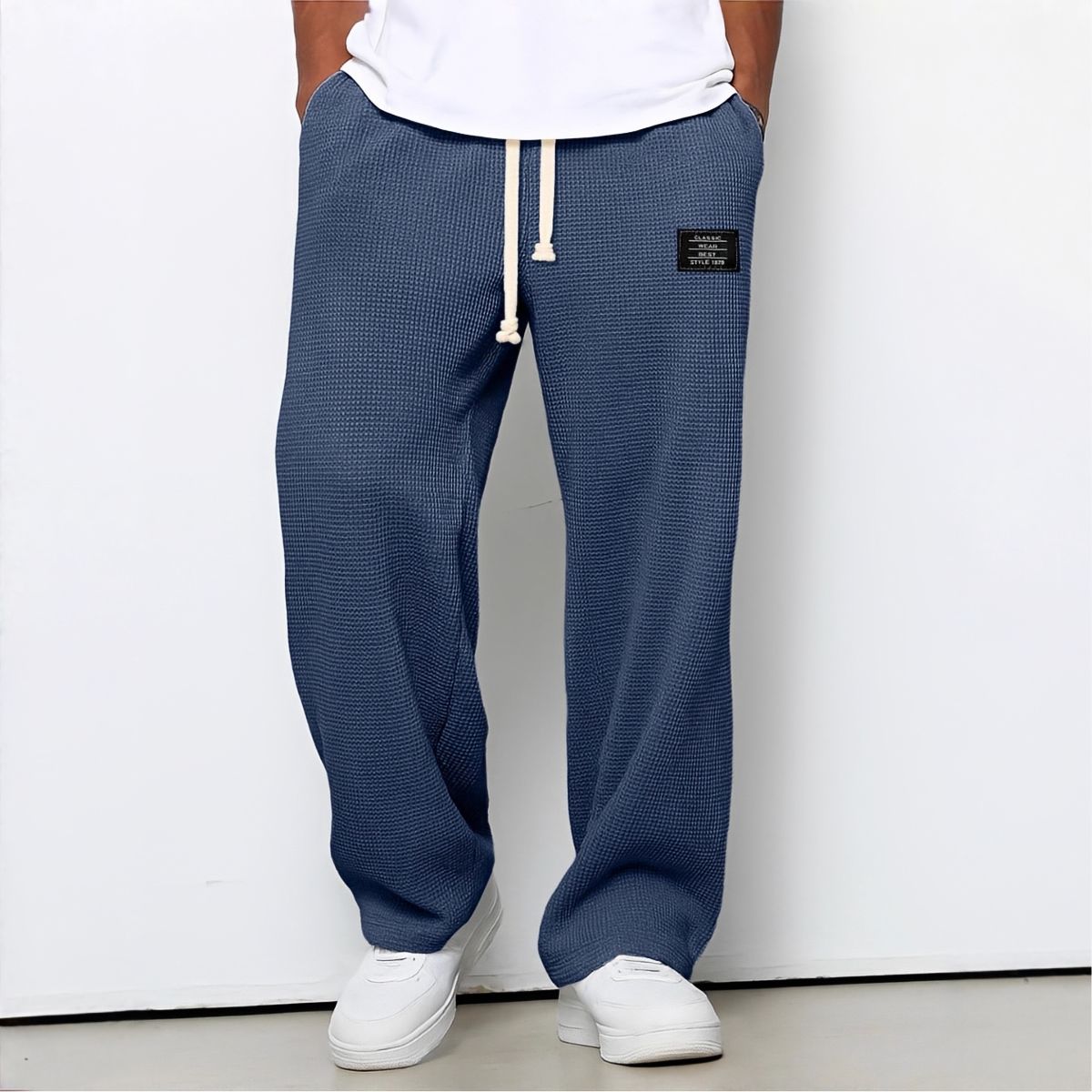 Pantalones cómodos con corte amplio y cintura ajustable
