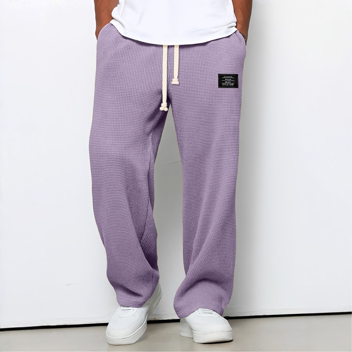 Pantalones cómodos con corte amplio y cintura ajustable