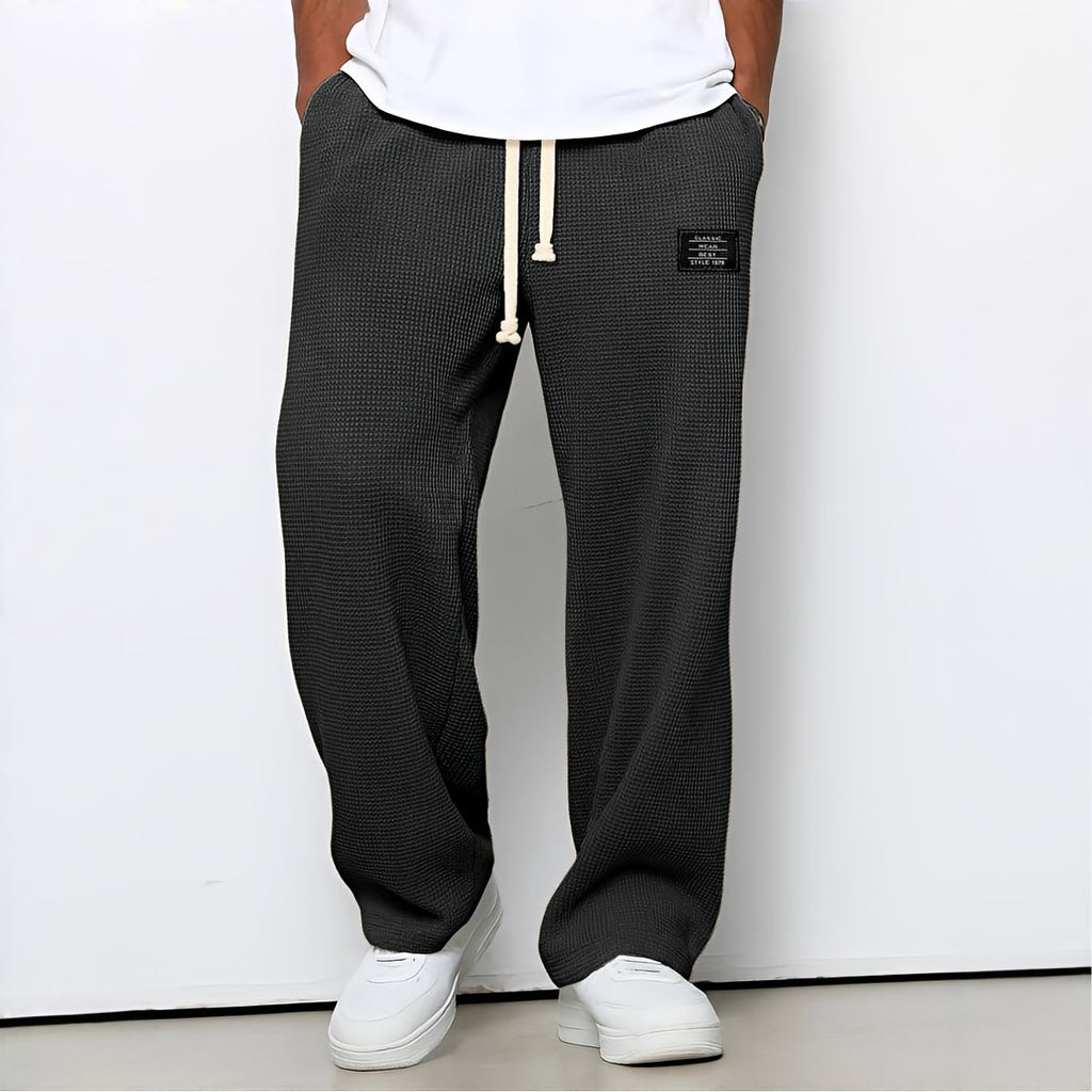 Pantalones cómodos con corte amplio y cintura ajustable